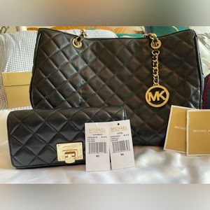 Michael Kors Astrid black carry all quilted wallet